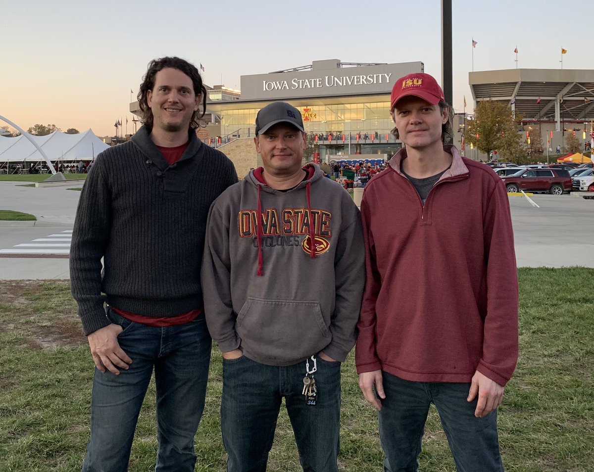 Bluenoser73's tweet photo. ISU Engineering lifelong besties #cyclONEnation #isucyclones https://t.co/Ar9oOOGh4c