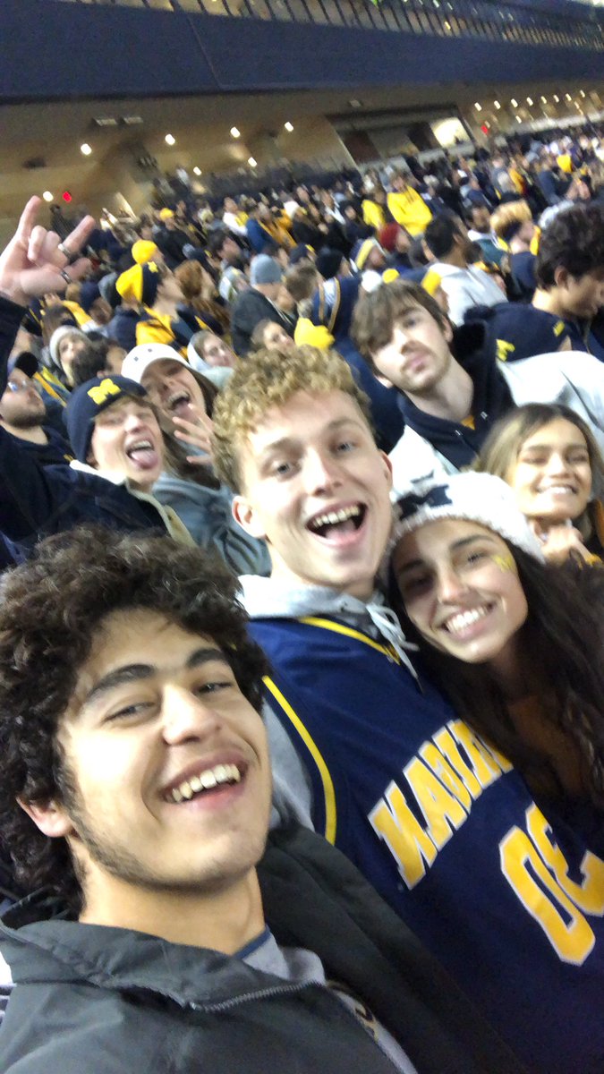 CosmoSock's tweet photo. #bighouselive https://t.co/nBSGoiA7XL