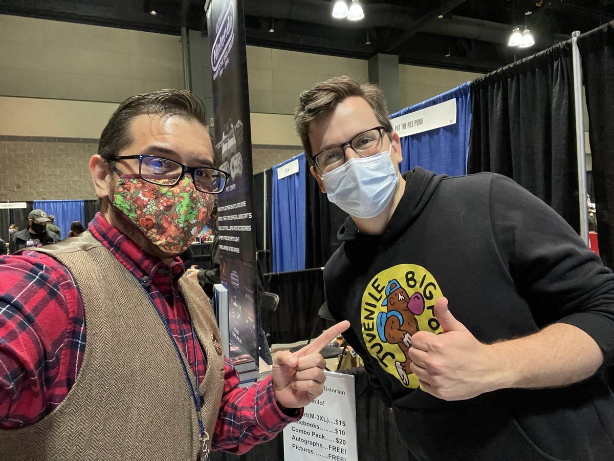 MrKevinHinkle's tweet photo. Super cool to meet @GamingHistorian &amp; @BoundaryBreak at @RetroWorldExpo 2021 in Hartford! Keep up the amazing work and thanks for chatting with me. #RetroWorldExpo #TheGamingHistorian #BoundaryBreak https://t.co/Cu27euVDAZ