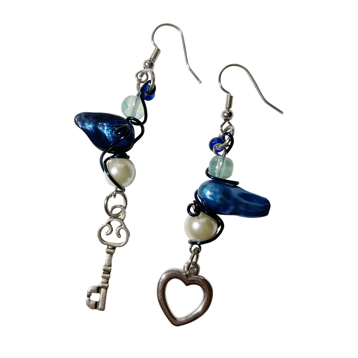 bluesludge's tweet photo. check out the earrings that r up in my shop 👂🏻⭐️

🎀https://t.co/B4ZlNPCw4a🎀 https://t.co/ge2PxxtEJt
