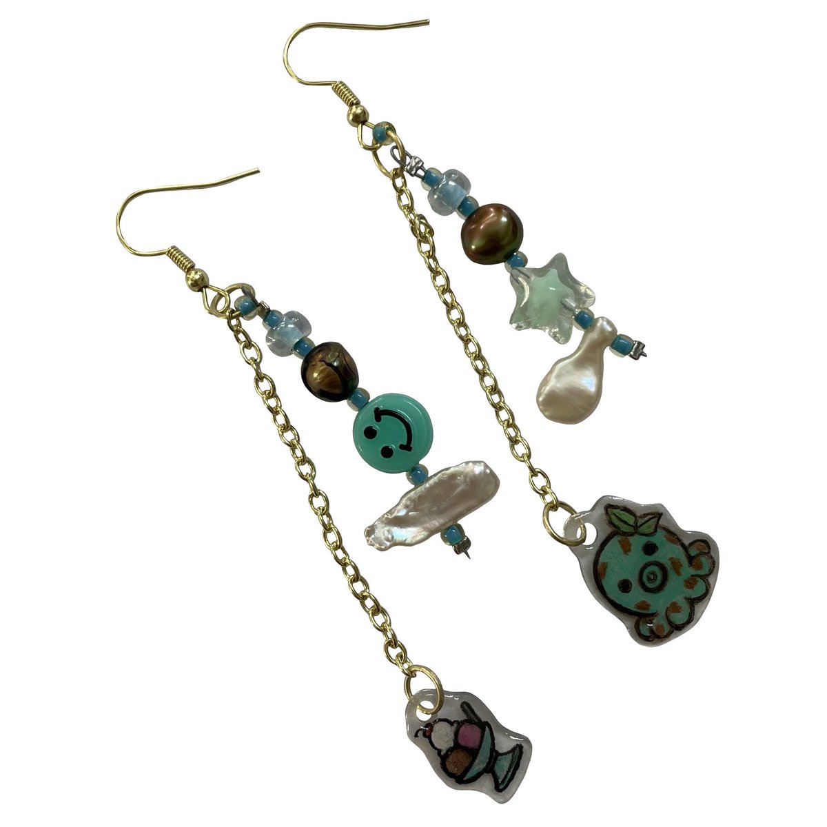 check out the earrings that r up in my shop 👂🏻⭐️

🎀etsy.com/shop/bluesludge🎀