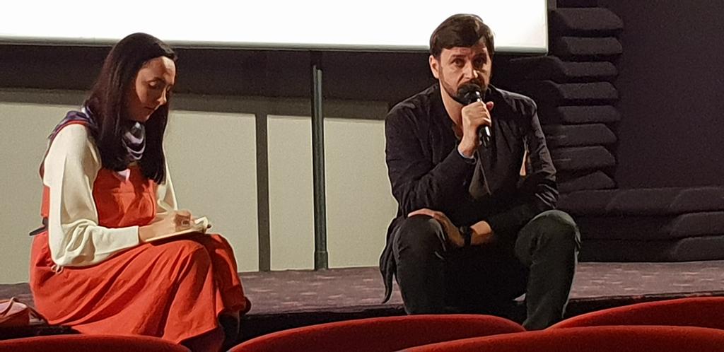 jmarusinski's tweet photo. Atlas d'argent mérité de #ArrasFilm édition 2020 pour le film "I never cry" #PiotrDomalewski : le voyage initiatique rude d'une jeune fille qui enquête sur son père décédé en Irlande et qui finit par s'accomplir à travers son passage à l'âge adulte. @ArrasFilmFestiv https://t.co/cWCNVu62jJ