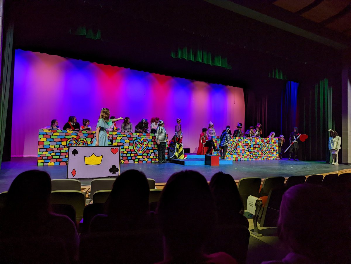 FDHSBookJockey's tweet photo. An enjoyable night of theater with @fdhsthespians production of Alice In Wonderland. We have amazing student actors, directors, and techs. #FDHSBeTheBest https://t.co/hrCNt8h93W
