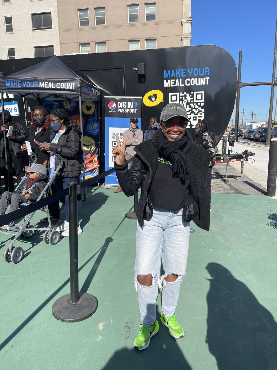 eatOkraTheApp's tweet photo. We had a beautiful time supporting #diginday. @pepsidigin 100M dollar initiative to support Black-owned restaurants. Today we visited the activation at Drexel University in #Philadelphia featuring Brotherly Grub Food Truck, owned by Tanesha Trippett. https://t.co/ZbkJljnPlw