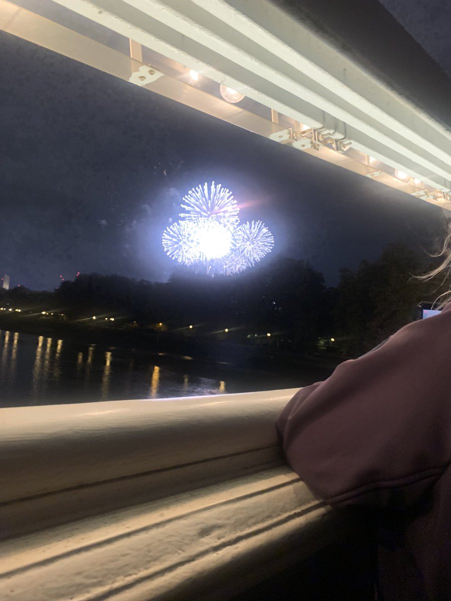 WillMahmood's tweet photo. Looking good #london #Batterseafireworks https://t.co/xhEuuhjQDC
