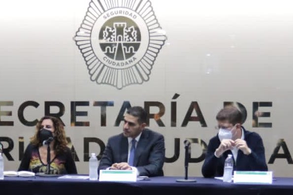 Queremos felicitar a un gran ser humano y excelente servidor público. Muchos años más estimado <a href="/PabloVazC/">Pablo Vázquez Camacho</a> que pase Usted un muy feliz cumpleaños; todos los integrantes del <a href="/ObsSegCiudadana/">Observatorio de Seguridad Ciudadana</a> le deseamos lo mejor hoy y siempre. 🎉🎊🎈🎂