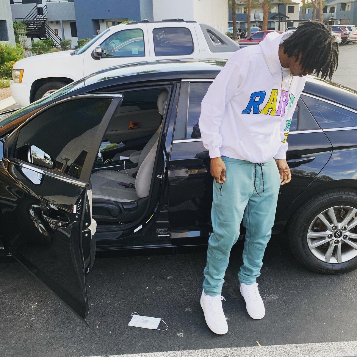 Louiie3x's tweet photo. 25 Never looked this good hoe SAY IT 3️⃣X 🎁🎂🎊🎈🖤🖤🖤🦍 #MOB https://t.co/HjZAd8bfiU