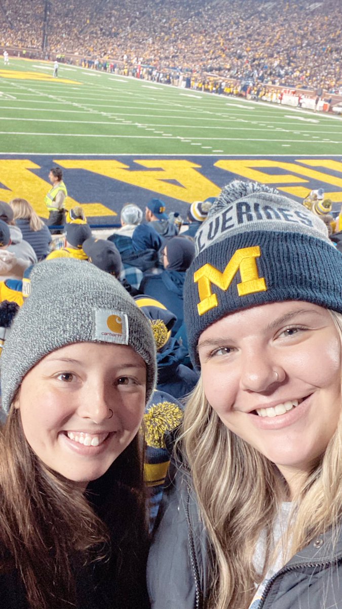 Hannah_Rogge's tweet photo. #BigHouseLive https://t.co/p8FONNLxju