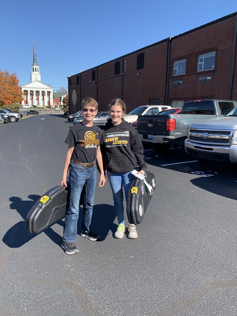 BLacefield's tweet photo. My #ArrowJacket bookends (Freshman & Senior) took to the targets 🎯for their first meet in Bardstown
Cobwebs knocked off today for a decent effort. Look forward to watching these two compete against each other and for @WoodfordCoPS this season!
#WoFoCo
🏹🍎🏹 https://t.co/mMEDzDmIor