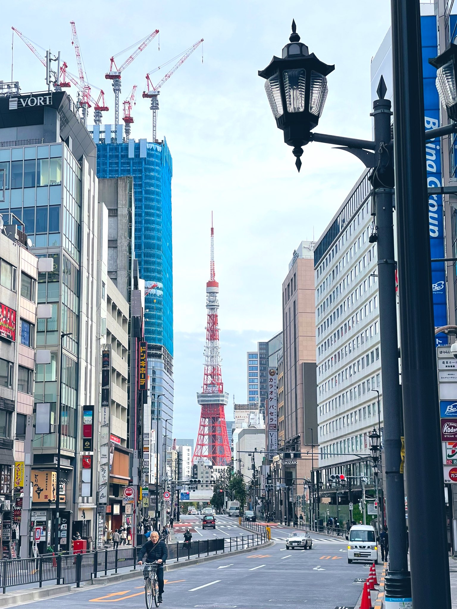 きいろいとりぷらす やっと見えた経由地の 東京タワー 1番似合う絵文字 東京さんぽ T Co M2c4ai8tel Twitter