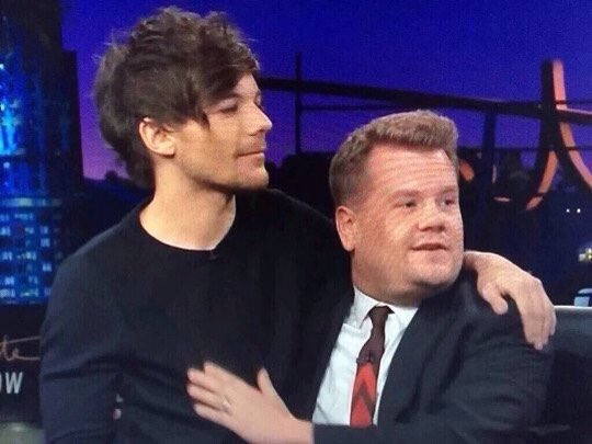 Foreverlarrie2's tweet photo. It seems James loved stirring up the jealousy between Harry &amp; Louis 🤣 https://t.co/3wZjn54KeH