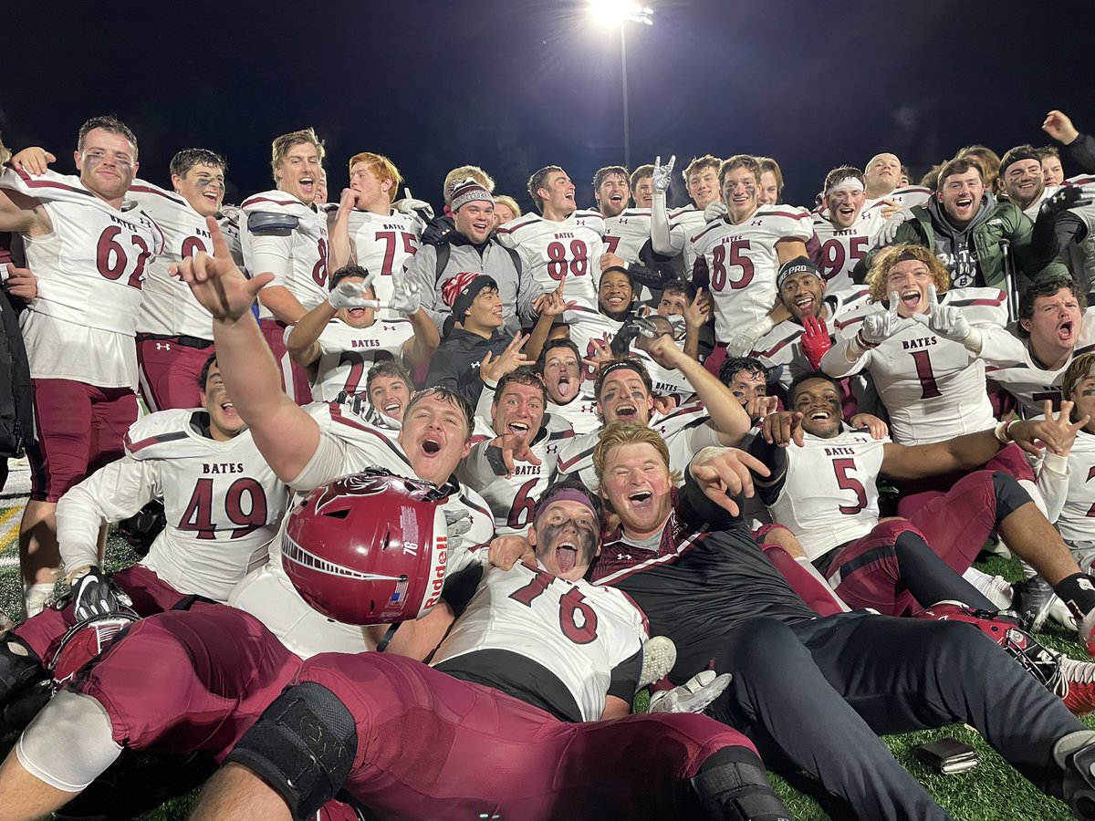 MorseCode206's tweet photo. Pandemonium in Brunswick! Congrats to @Bates_Football on a ninth win over Bowdoin in the last 10 years! A one-point thriller tonight. Really fun to film. #mesports #d3fb #gobates https://t.co/Py5ofnAoVm