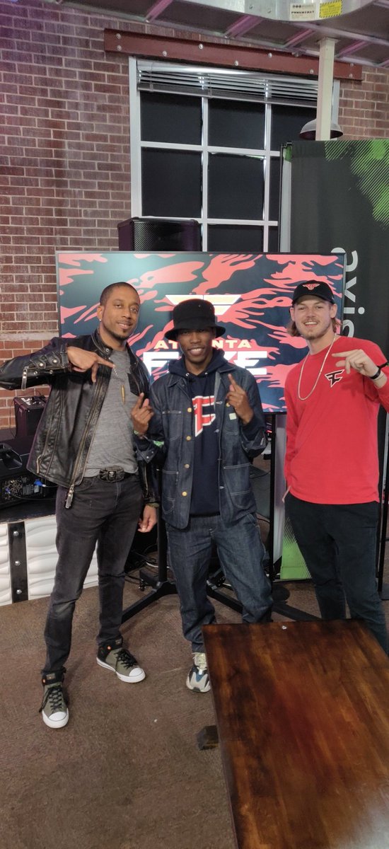 Kalam1ty_'s tweet photo. Good to see the boys!
#ezaf #atlup https://t.co/TthkVlO95F