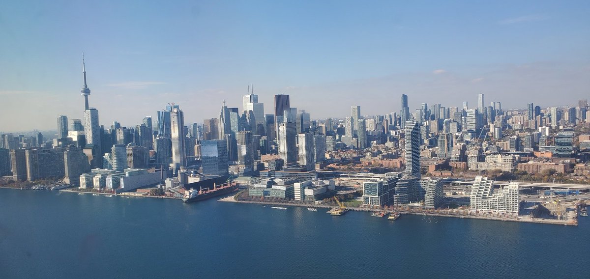 ramesh3001's tweet photo. Got a beauty on my descent into Billy Bishop #ytz today #torontopics #Toronto #torontoskyline #torontopic https://t.co/SZgvydawK8
