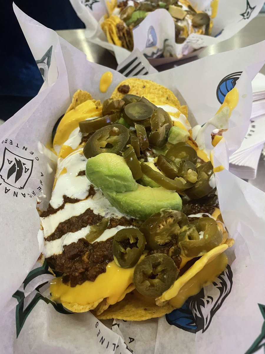 ChipsConChris's tweet photo. These nachos are beautiful https://t.co/f4brk9F7WG