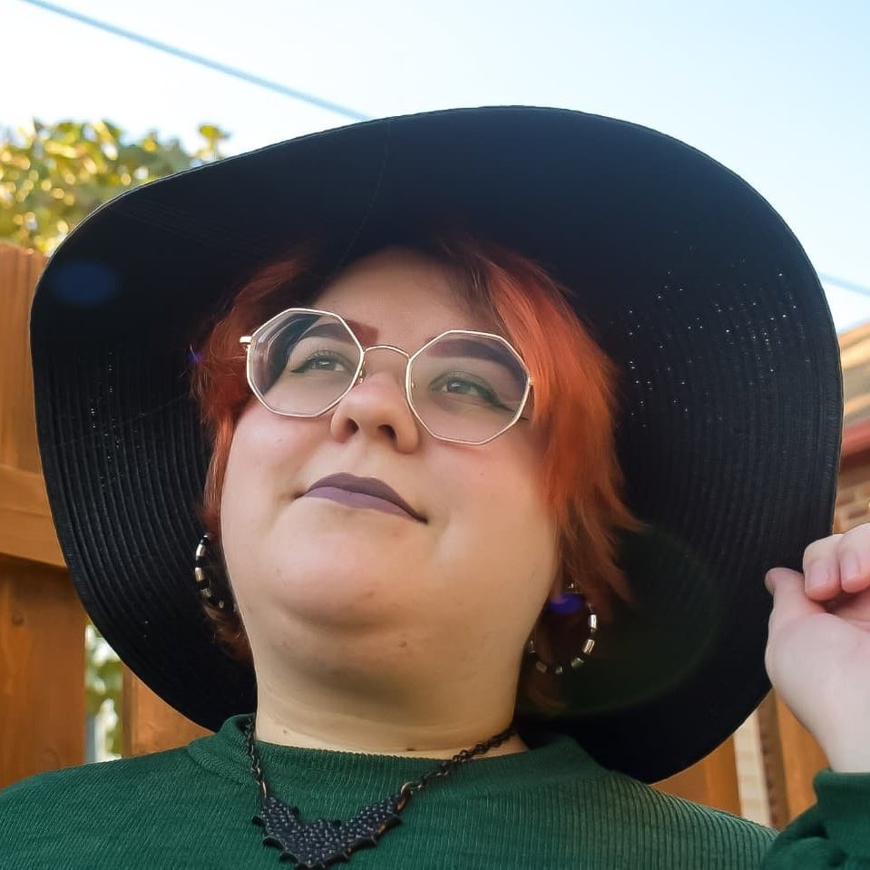 RavenWasat's tweet photo. My friend helped me take some #writer photos yesterday! I have two favorites: this one and the photo I'll add to the thread. I don't think I'm very photogenic but I'm diggin' these 😊
#WritingCommunity #amwriting https://t.co/I27R6byOU0