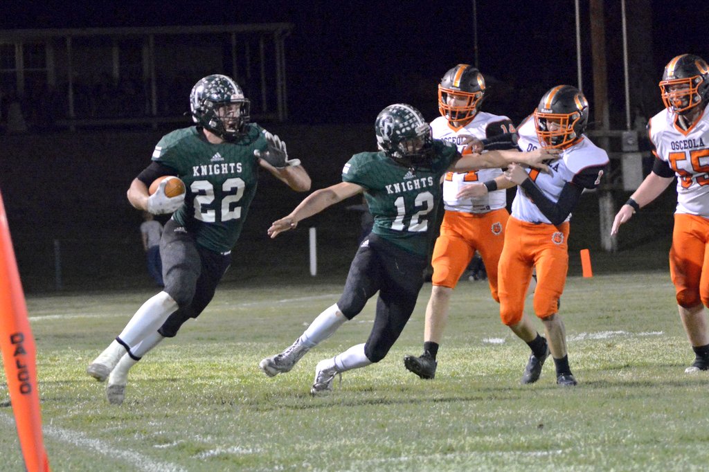 epicteamcamps's tweet photo. @STKnights @JoshDeines 
#Playoffs #epicfootballcamps 
🏈📸 by Jamie Taylor 💯 https://t.co/sPm5UoVr97