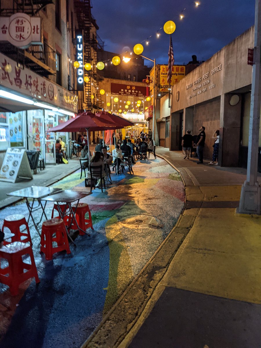 Witness2Now's tweet image. Pixel 4a, no editing.  Chinatown, NYC, 10/16/2021

#teampixel