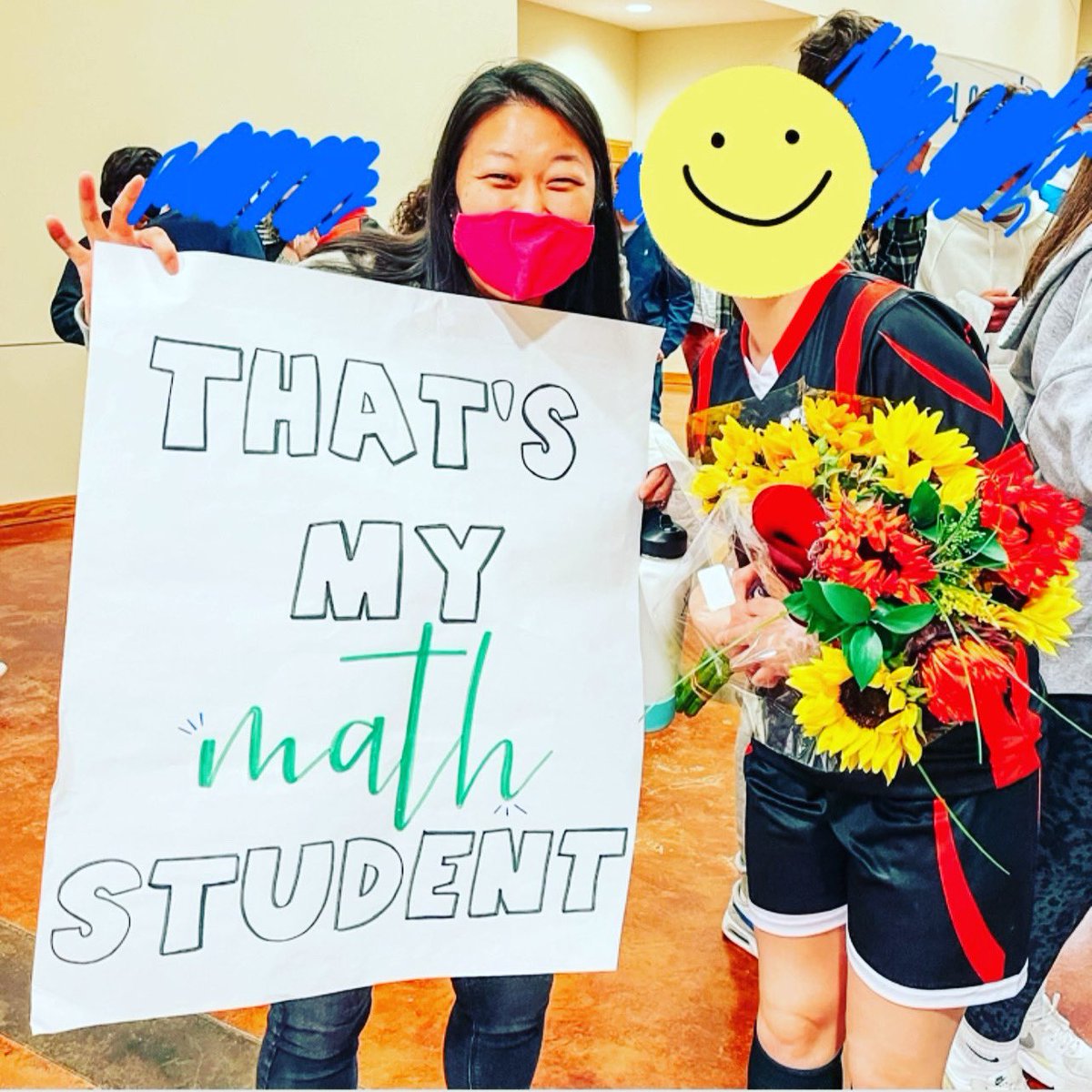 mathymindset's tweet image. when a student invites me to a play she's in, I do my best to go. always love the smiles I get when they see my sign!

#ITeachMath #ITeachSecondary #mtbos #TeachersOfInstagram #LoveKidsLoveMath #MathAtLadue