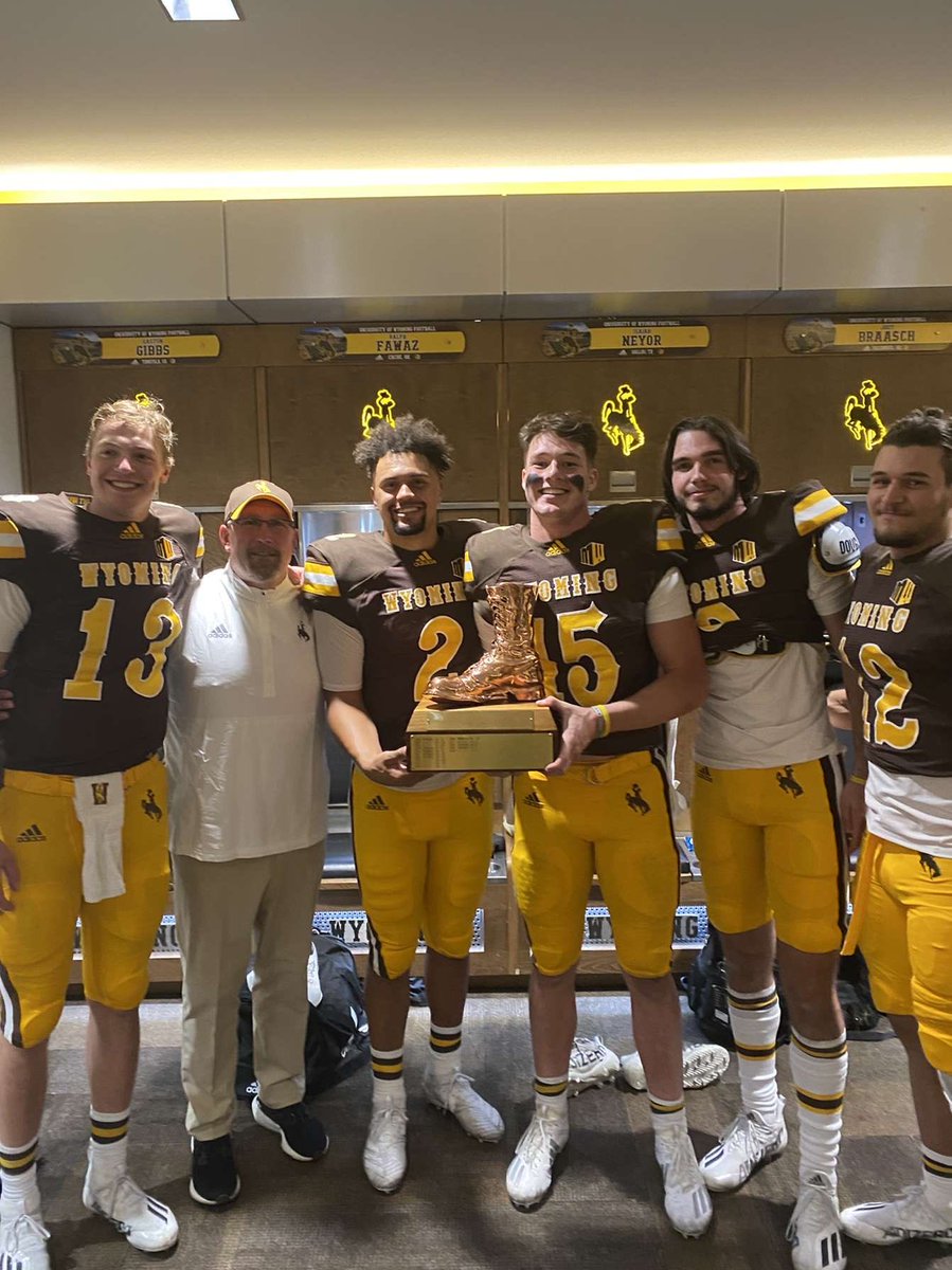 CoachTimNDSU's tweet photo. CANT WAIT, to get back to work. #Competeandimprove #Bringthebootback https://t.co/vKxBOEy9sy