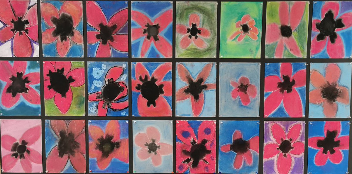 G4 Remembrance Day Art. Chalk pastels on construction paper. Lest we forget.  #pdsb <a href="/PeelSchools/">Peel District School Board</a> <a href="/tesslonglade/">Theresa Longlade</a>