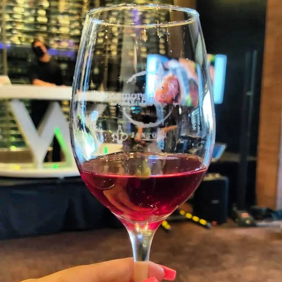 CASASDEMOLLIHUA's tweet photo. Dejando huella por Santiago con los vinos de Itata!
Grato ambiente en el @wsantiago evento organizado por @bocasmoradas 🍷🍇. .
Felices de compartir con nuestros amigos @amcumsille y @lafabuladeguarilihue
Gracias totales ❣️
Feliz fin de semana, salud🍷👏🏼! https://t.co/cxdgYIPLgo