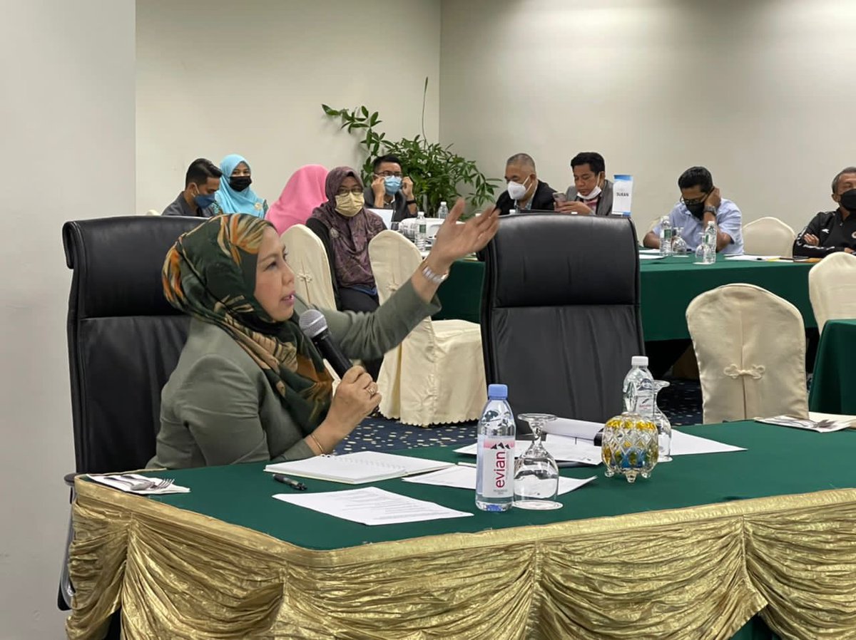 redcodegenx's tweet image. Bengkel Hala Tuju &amp;amp; Pembentukan Pelan Strategik JBSN 2021-2025 telah berlangsung bagi menyediakan dokumen yang dapat menjadi rujukan dan panduan pelaksanaan tindakan dalam tempoh 5 tahun secara sistematik dan bersepadu

#TeamJBSN
#BeliaSejahtera
#SukanUntukSemua
#KeluargaMalaysia