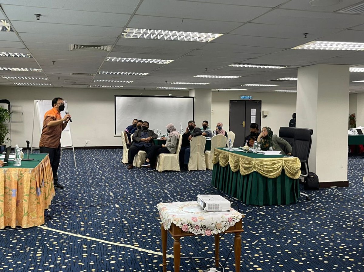 redcodegenx's tweet image. Bengkel Hala Tuju &amp;amp; Pembentukan Pelan Strategik JBSN 2021-2025 telah berlangsung bagi menyediakan dokumen yang dapat menjadi rujukan dan panduan pelaksanaan tindakan dalam tempoh 5 tahun secara sistematik dan bersepadu

#TeamJBSN
#BeliaSejahtera
#SukanUntukSemua
#KeluargaMalaysia