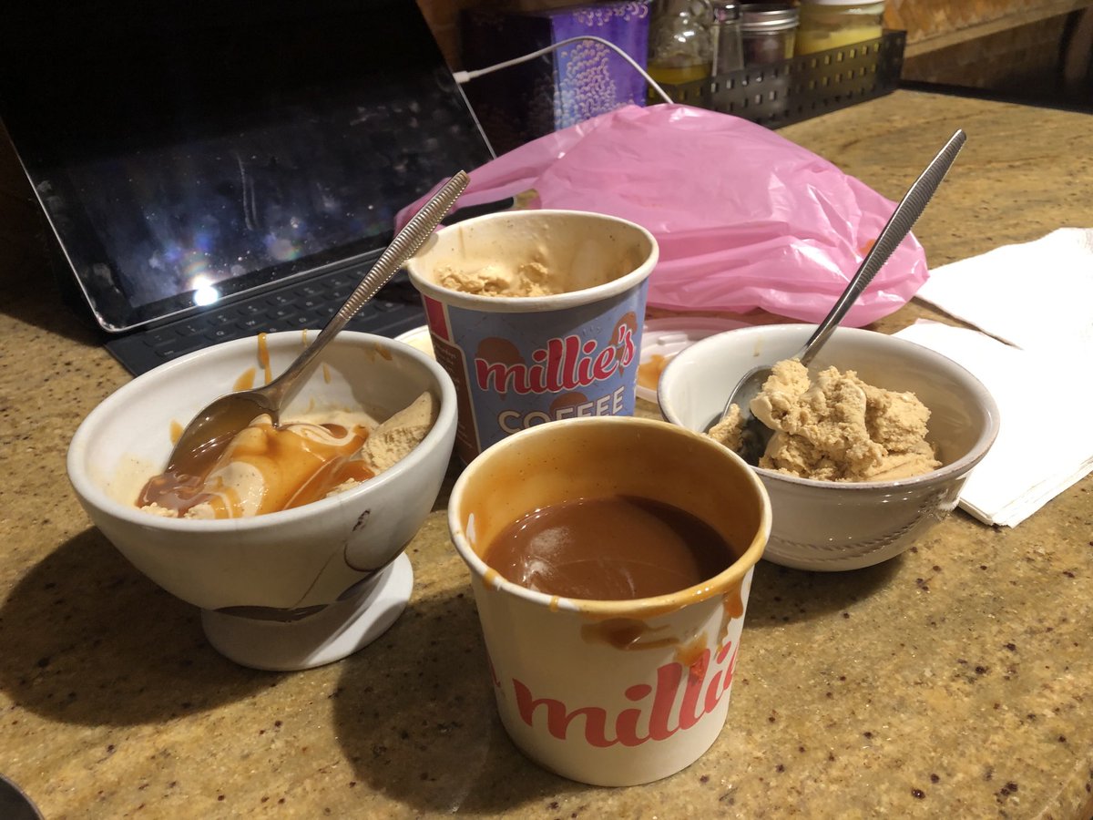Best dessert ever, at home, after drinks and apps ⁦⁦<a href="/AbbeyonButler/">The Abbey on Butler</a>⁩…⁦<a href="/MilliesIceCream/">Millie's Ice Cream</a>⁩ coffee with caramel sauce…dip apple slices in extra sauce or there is any…..