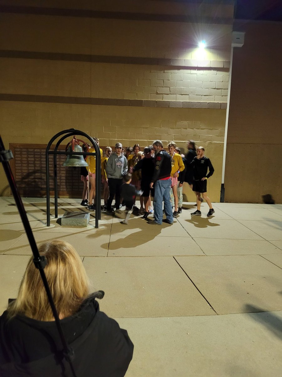 JoeFWillis's tweet photo. A lot of support tonight and it was great to see some cross town Jefferson County support from @FestusCC showing up to cheer on @herkyxc as they ring the bell and have their parade @myleaderpaper @FestusR6Supt @DrClintFreeman @BlackcatUpdates @FESTUSAthletics https://t.co/Arfx5OqqCX