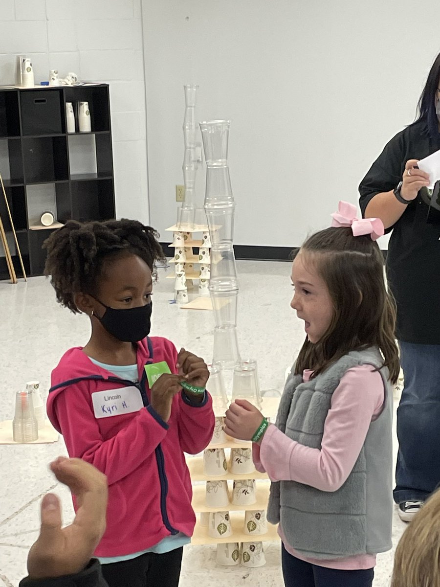 Moody_Mermaid7's tweet photo. These girls rocked the Science Olympics! Thanks MOSI for hosting our future Architectural Engineers @WeAreHAEST @LincolnMagnetIB @mositampa @HCPSElemScience https://t.co/UuT2tOwtlf