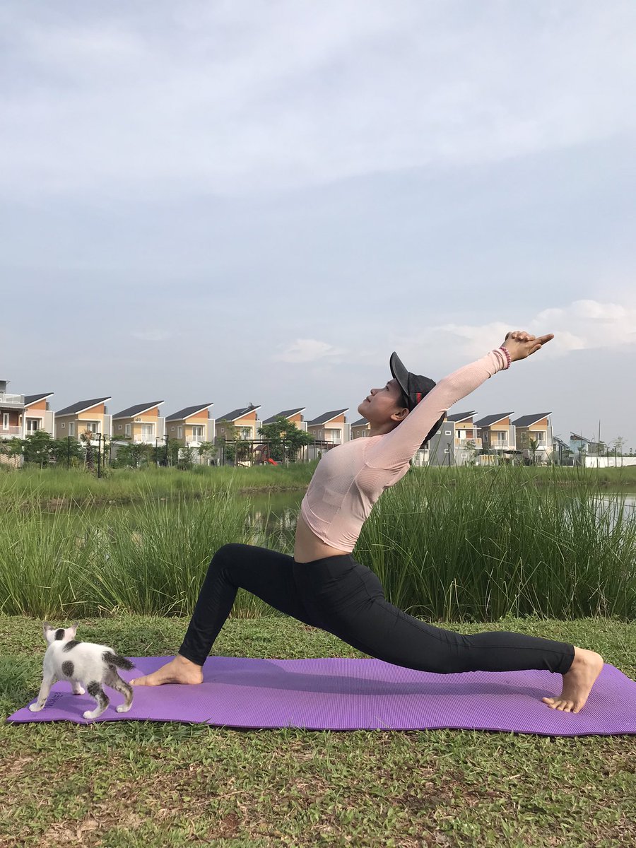 YogaFinta's tweet photo. Good morning everyone 
Stay fit and healthy 
Yoga Practice everyday 
Please subscribe my YouTube channel guys 🙏🙏👇👇
https://t.co/cAQBnr01p0
#blessed  #bodypositivity #bodybuilding #fatburning #fitness #FitnessGoals #flexibility #BeHappy #healthy #healthylifestyle #StayStrong https://t.co/e47wkN3wTs