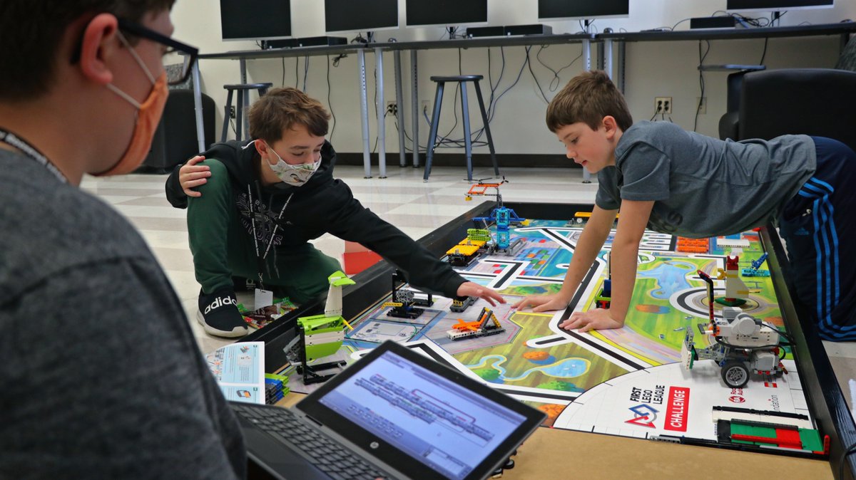 dbqschools's tweet photo. We are full S.T.E.A.M. ahead in making sure our youth have access to engaging educational opportunities in science, technology, engineering, art, &amp; math. We are proud to celebrate #STEMSTEAMDay and the various ways it's being taught at all levels of education across our district! https://t.co/fCHRCtZl75