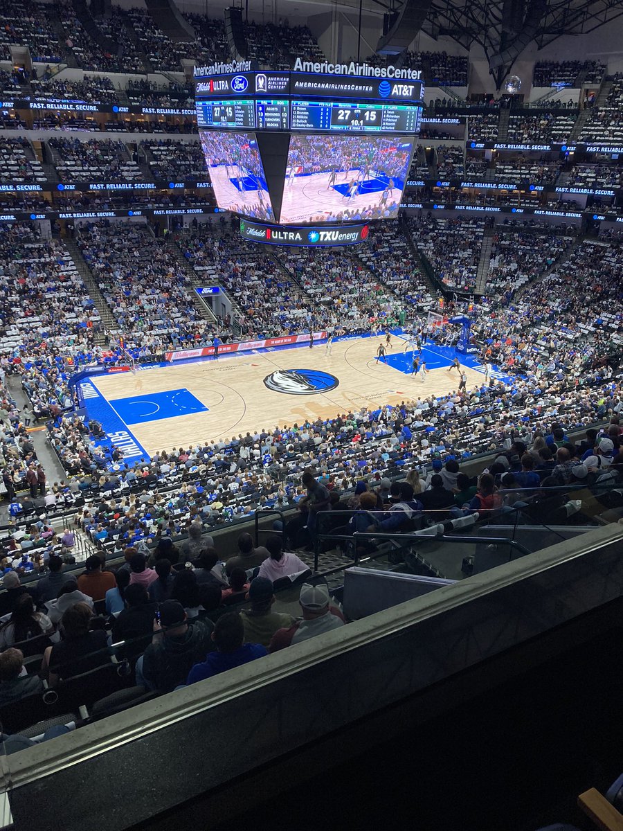 joe_ruggiero_'s tweet photo. What an incredible night thanks to @mcuban. A suite to celebrate @jayu62 bachelor party. We can’t thank you enough and appreciate the hook up! https://t.co/gDMPwrztE1