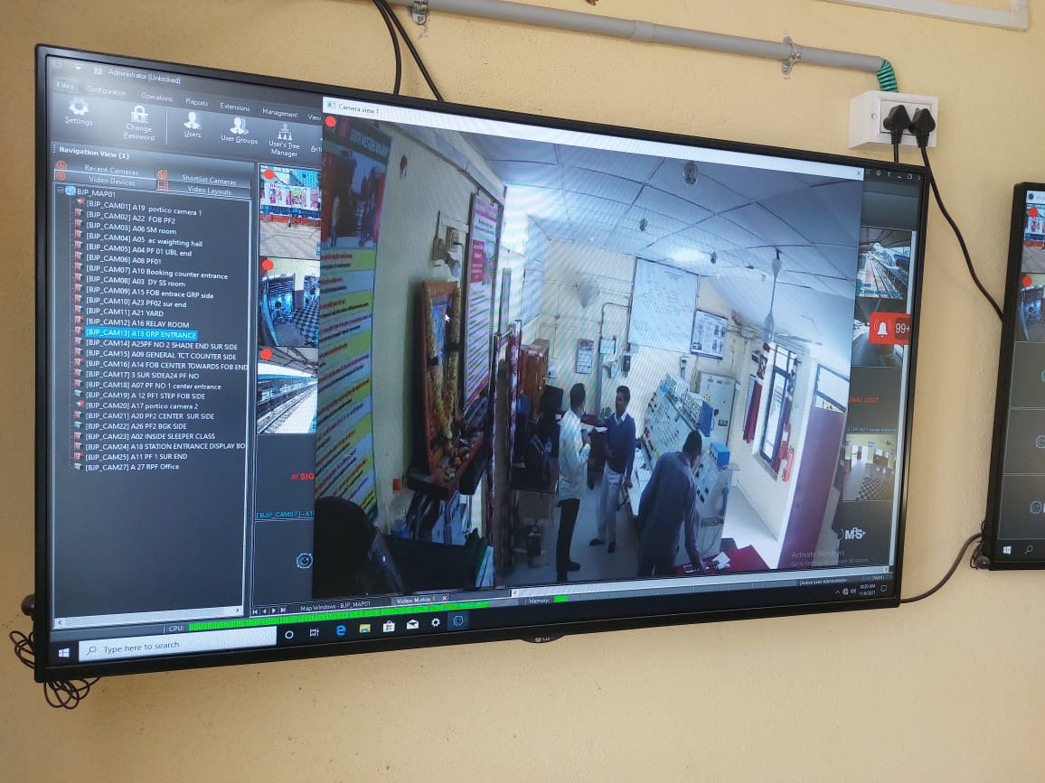 SWRRLY's tweet photo. Security of our  passengers is our Top priority:
Internet Protocol (IP)based Video Surveillance System (VSS) provided at #Vijayapura station recently.
Cameras ,covering all important areas of Railway  station , are functional now.
@drmubl https://t.co/zUaBB2orBl