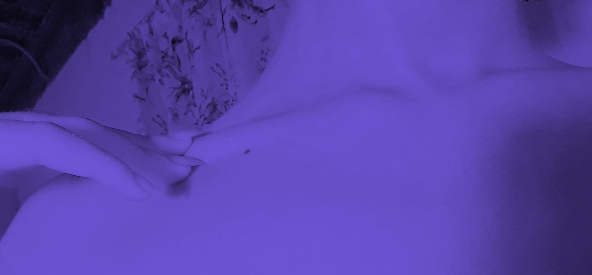 Nihzinh4's tweet photo. Clavícula é umas das coisas mais sexy do corpo 🥺💖 https://t.co/C2B2mEFzLN