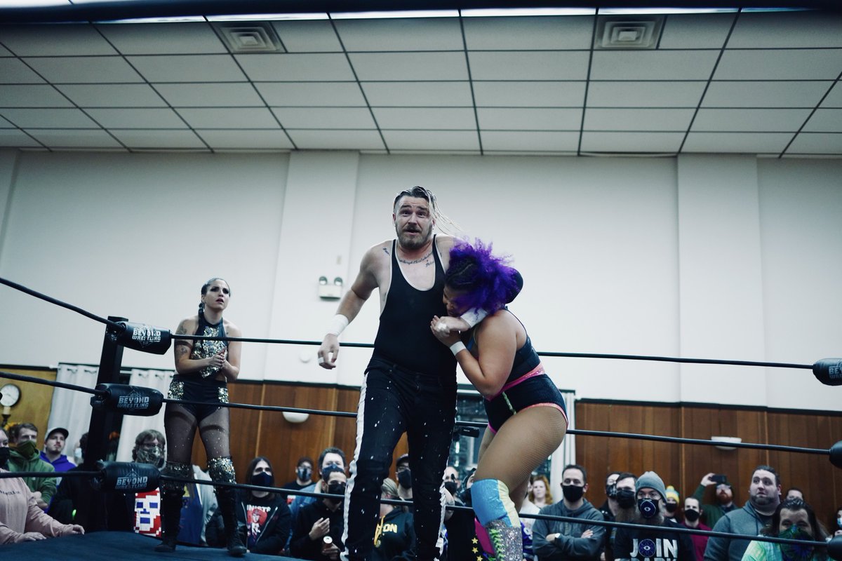 VeraSadlyPhoto's tweet photo. #UnchartedTerritory #S3E4
@beyondwrestling
#DiscoveryGauntlet @WavesandCurlstt v @Cupofjoekeys @VivaDanteViva
@mashaslamovich v @WheelerYuta
@willowwrestles @DirtyDickinson v @CatalKasey @ItsBrandonKirk
@PerfectAaron1 (w #ClubCam) v @SilverNumber1 https://t.co/a47DvY4jiZ