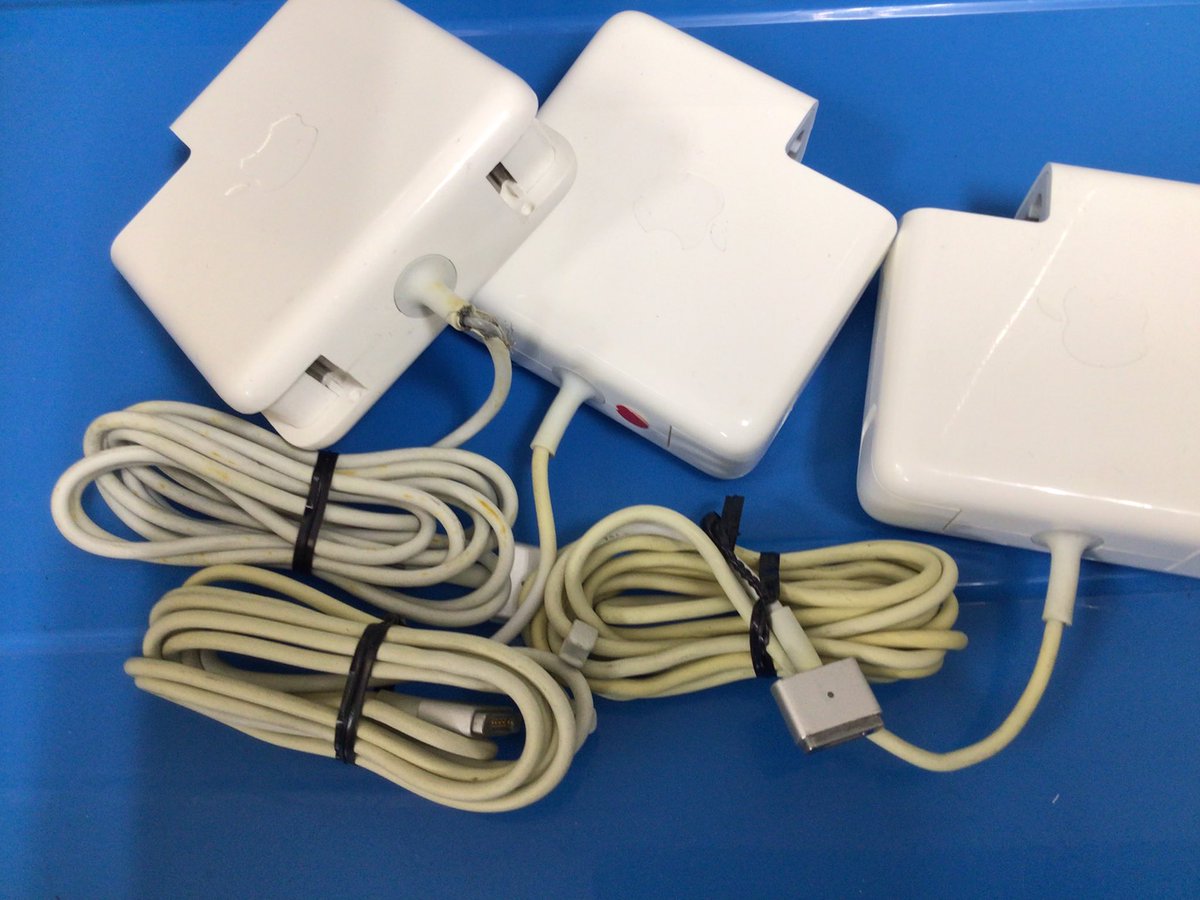 PCEYES1's tweet photo. 追加補充！
【状態難あり】ACアダプター
Apple純正ACアダプター
 MagSafe / MagSafe2
 出力アンペア(ワット)いろいろあります。
 ケーブル皮膜破れ、変色、外装破損など

特価1,000円　税込　無保証
注意　通電確認はしていません。

#Apple #ACアダプター #パソコン用 
#難あり品 https://t.co/Bj4FG5lLNt