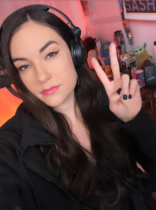Saturday night stream LIVE NOW https://t.co/eS98fPOX5Y