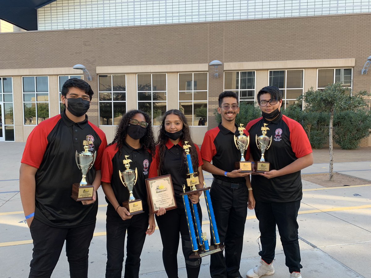 scouttrooper23's tweet photo. Congratulations to these amazing scholars, now Bulldogs &amp; a Falcon,on a job well done. Thank you so much for coming in and assisting me this season. I am so proud of you all &amp; so appreciative. @Warriors_SSMS @Eastlake_HS @Socorro_HS https://t.co/6IiA3qDg6s
