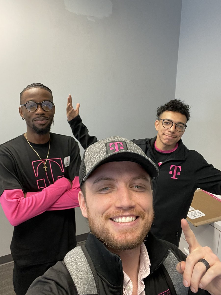 w311h3110th3r3's tweet photo. Some awesome vibes here in ND! New hires, market managers, mullets, and our happy customers getting their early Black Friday specials! North Dakota is turning up this month! @MarkWaschbusch @TCCMobile @jszostek @nickfromtcc @bplantz https://t.co/J8EUESHsO5