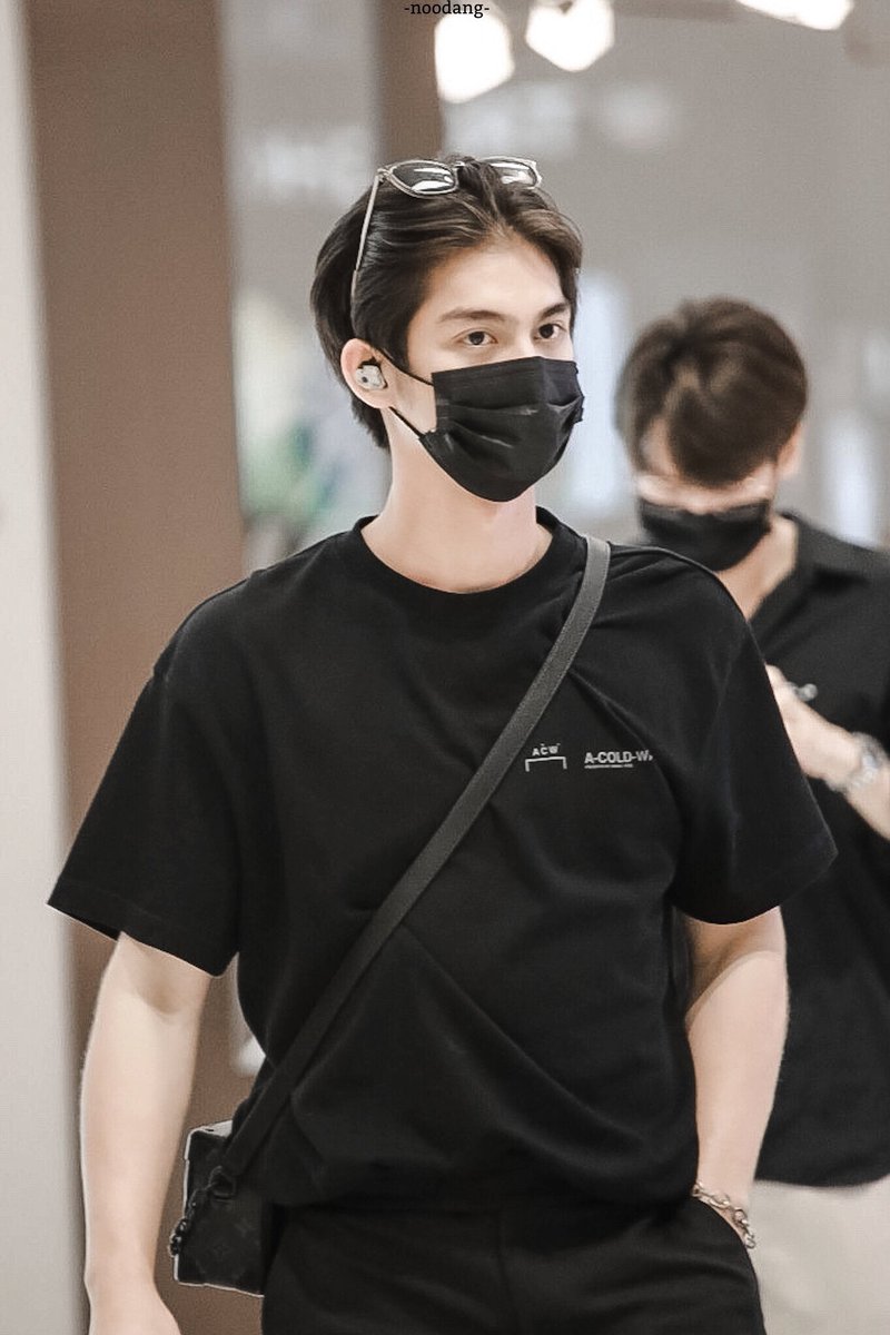 bbright_Diary's tweet photo. ❝ส่วนหนึ่งคือเรามีโอกาสได้เข้าไปร่วมโปรเจ็กต์ ซึ่งอยู่ในขั้นตอนของการออดิชั่น คือเรารู้สึกว่ายังเก่งไม่พอ เลยอยากพัฒนาตัวเองหลายอย่าง แต่สุดท้ายไม่ผ่าน ทว่ายังอยู่ในเวลาหนึ่งปีของการดรอปเรียน❞

••วชิรวิชญ์  ชีวอารี✨👑••

#bbrightvc 

Cr :: https://t.co/nb2nOkq5Rk https://t.co/XZ2y3BZQdB