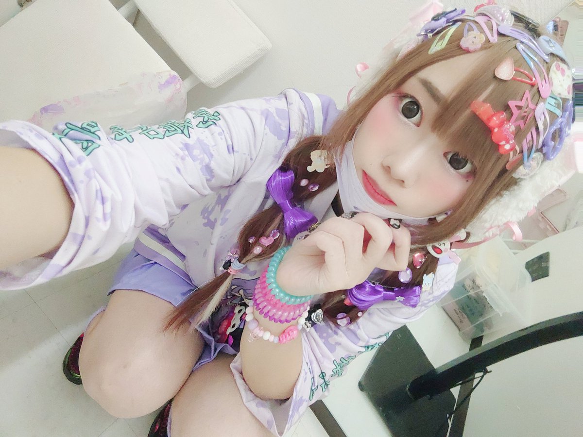 031usaatan's tweet photo. 髪色かえてから
はじめて…地毛デコデコしてきた🥰
うさみみもつけとるょー💜😃
12-17まってますʕ ꈍᴥꈍʔ
#PINKKAWII #デコラ
#原宿系 #しなこちゃんにあいたい
#宗右衛門町 #紫担当
#原宿ファッション #かわいい大好き https://t.co/CJYW2d1vM7