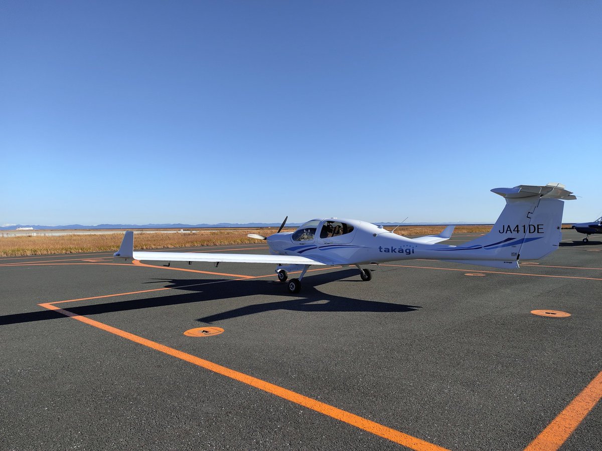 tttttaniiiii's tweet image. 神戸空港で洋食。シャレオツ！
#本日の機体　#DA40NG