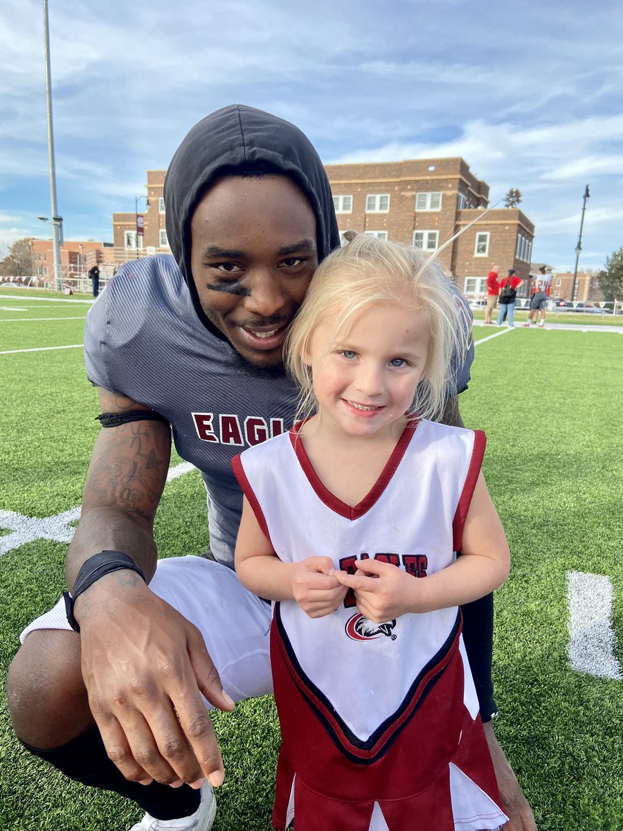 My girls love themselves some <a href="/BobbyPeele2_/">Bobby Peele</a>  thank u for coming to <a href="/CSCFootball/">Chadron State Football</a> and making all our lives better for having you in it!!!