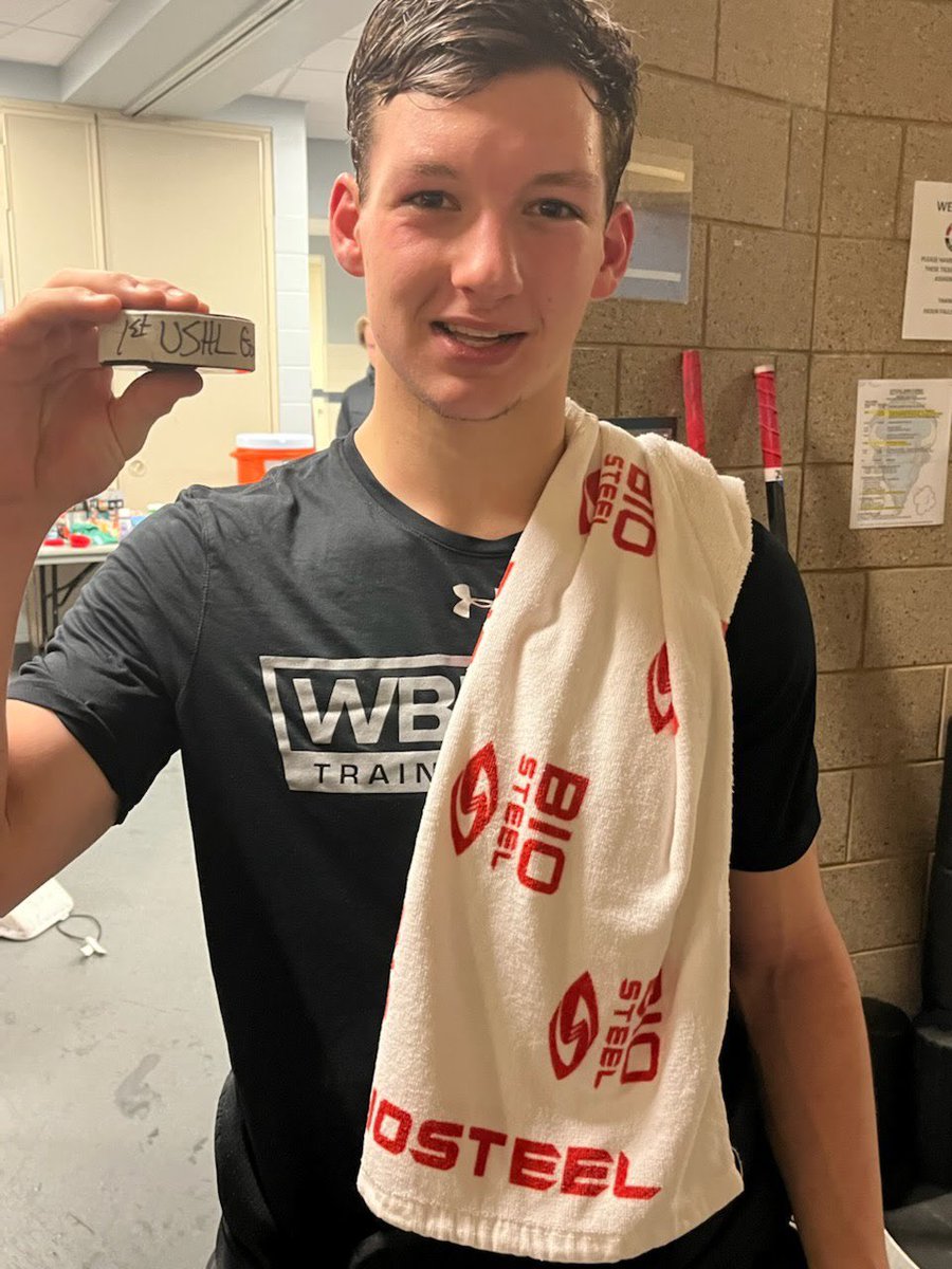 BlckHawksHockey's tweet photo. Congratulations to @GavinOc9 and @Owenbaker_43 for scoring their first USHL goals during tonight’s victory in Sioux Falls! https://t.co/5m7v5X6SFX