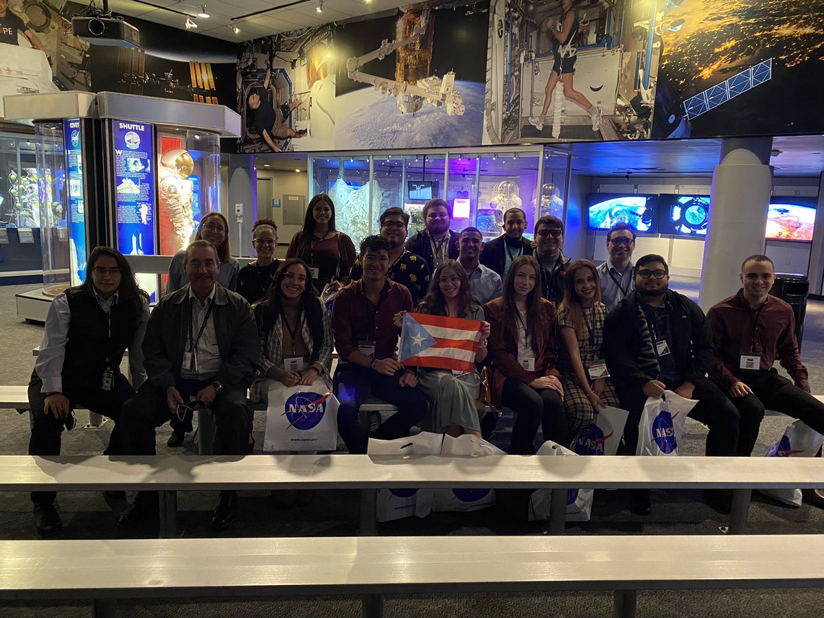 astro_steph's tweet photo. This past three days I had the amazing opportunity to be at Space Vision 2021 at Space Center Houston!🚀 I learned so much from all the panels and talks, as well as had the opportunity to meet up with some of our mentors at SEDS-UPRM! here are some pics! https://t.co/jjzNHlWZiq