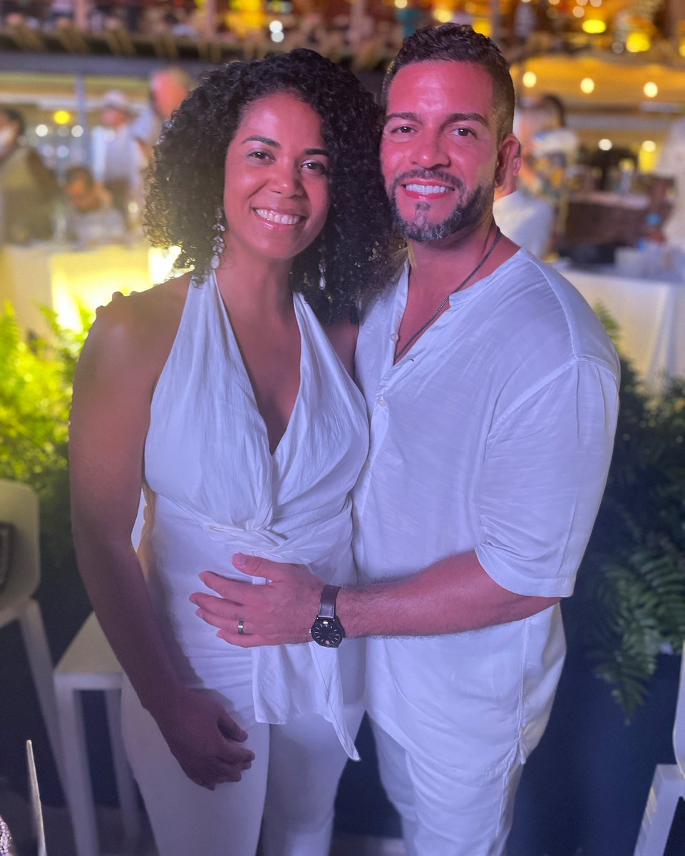 La vida es bella. 
#Latinx #Puertorico #allwhiteaffair #SOMOSPR2021 #life #love #MotivationalQuotes 
#DominicanRepublic