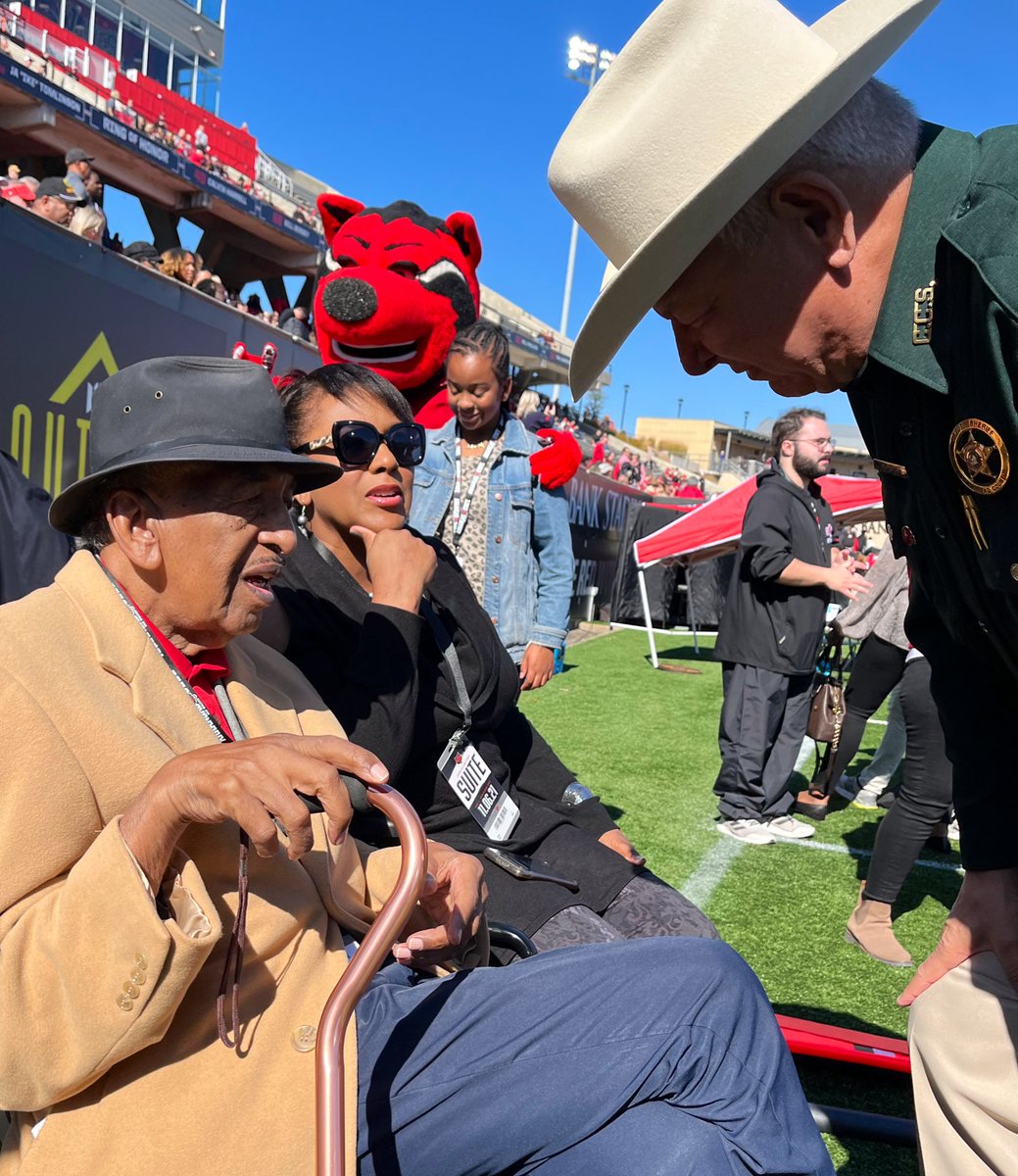 𝙺𝚎𝚕𝚕𝚢 𝙳𝚊𝚖𝚙𝚑𝚘𝚞𝚜𝚜𝚎 tweet media