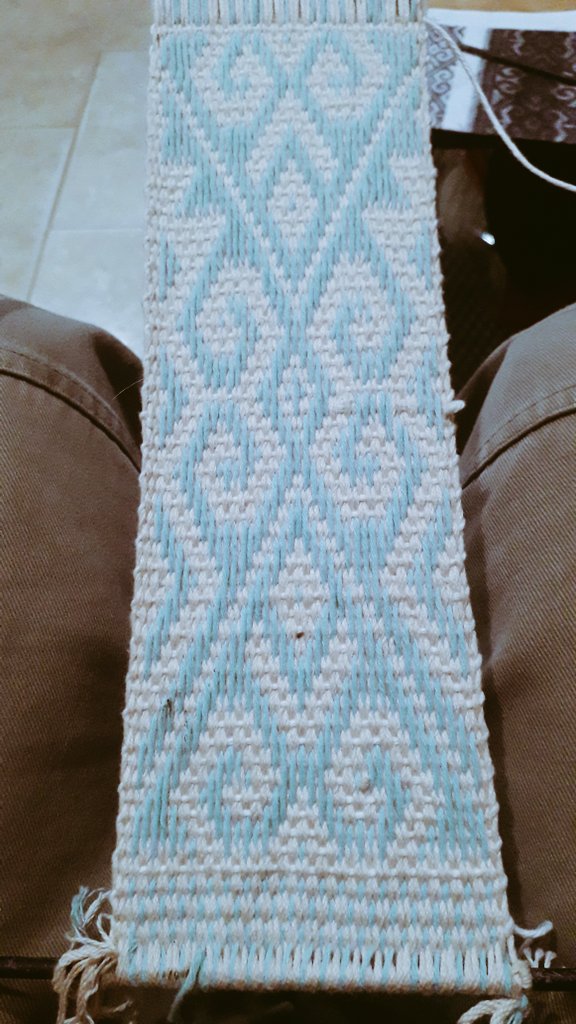 mallofre_monica's tweet photo. Termine mi trabajo!!! #TelarMapuche #laboreo https://t.co/Bg4drwgPiN